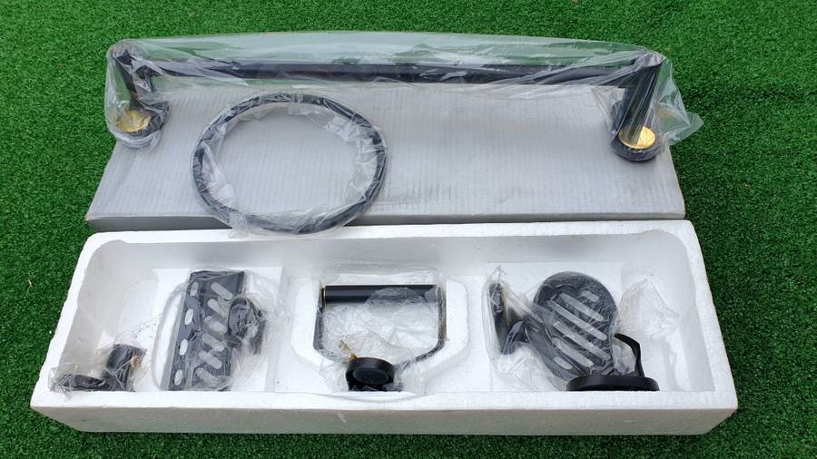 Luxury Bathroom Set. Soap Holder, Towel Rail & Holder (BID PER BOX!!!