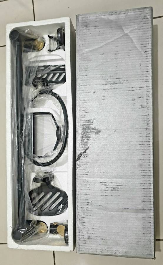 Luxury Bathroom Set. Soap Holder, Towel Rail & Holder (BID PER BOX!!!