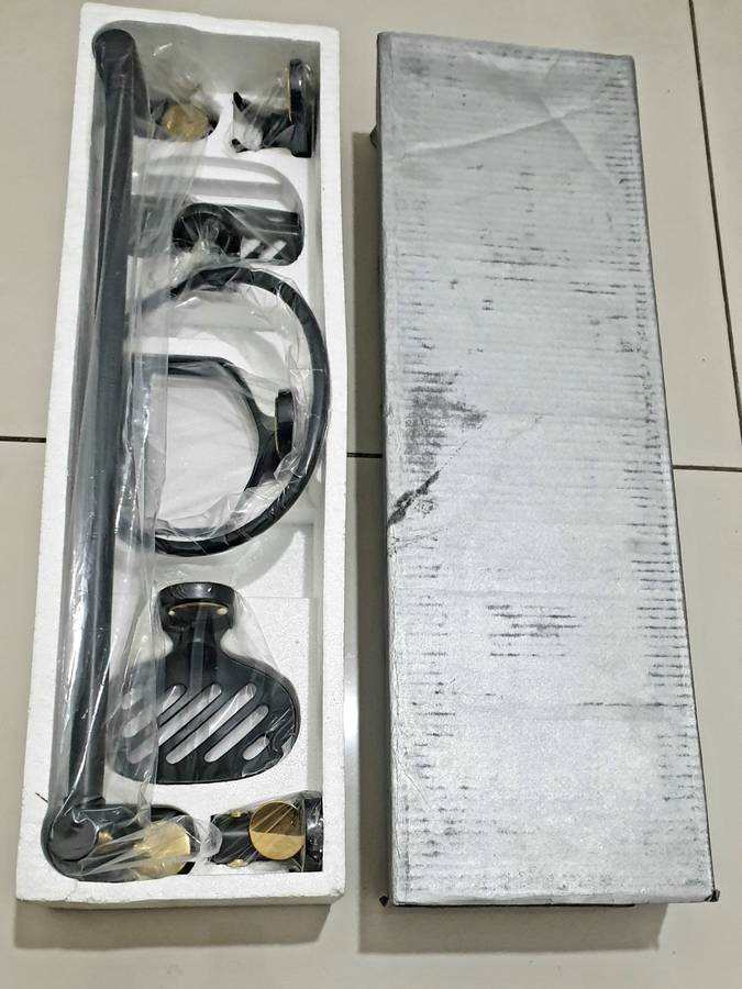 Luxury Bathroom Set. Soap Holder, Towel Rail & Holder (BID PER BOX!!!