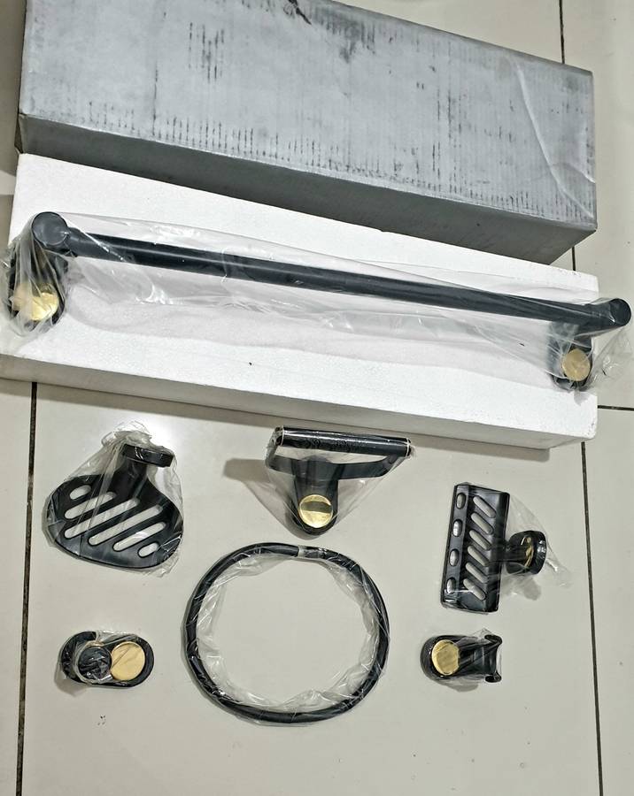 Luxury Bathroom Set. Soap Holder, Towel Rail & Holder (BID PER BOX!!!