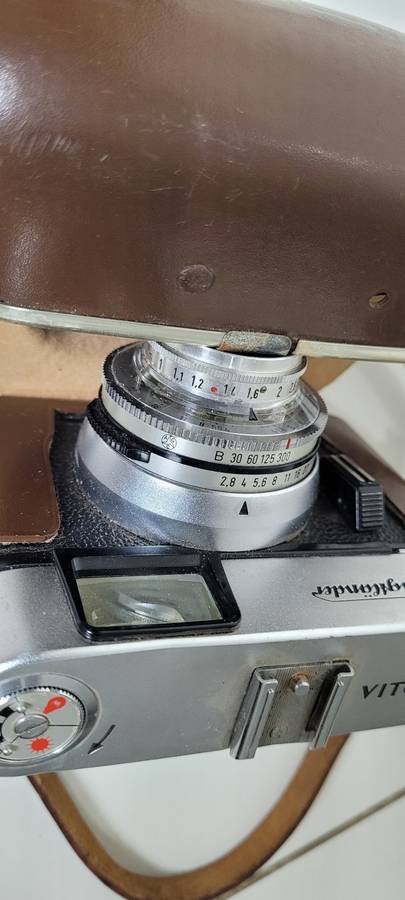 Old VOICTLANDER Camera With Original Leather Case & Strap (Seems to be Working)