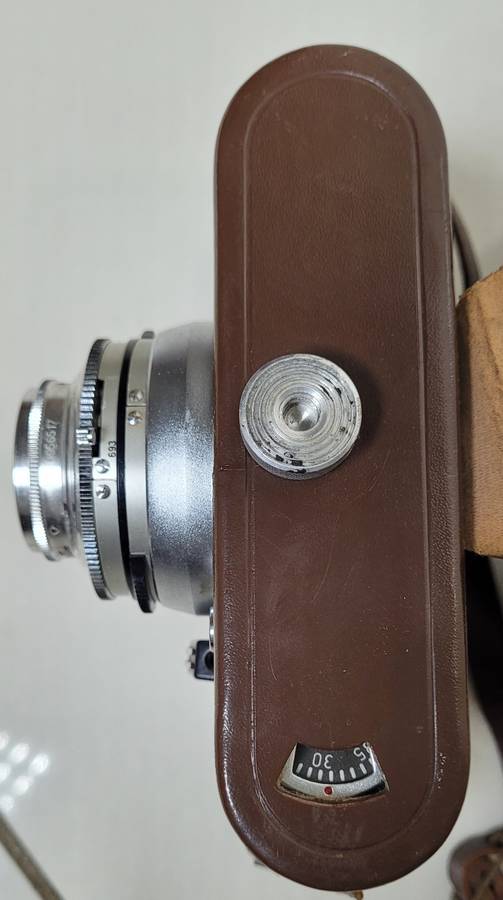 Old VOICTLANDER Camera With Original Leather Case & Strap (Seems to be Working)