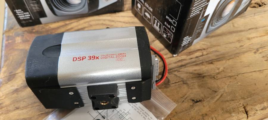 LAST ONE...CCD 39X Zoom-Colour Camera (BID PER PIECE)