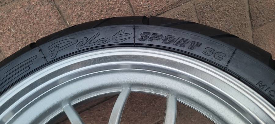 ALMOST NEW - 2x MICHELIN Pilot Sport Super Bike Rim, Tyre & Brake Disc 13/60-13  (Bid Per Lot)