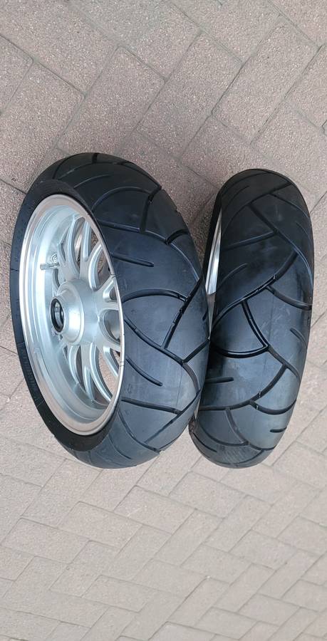 ALMOST NEW - 2x MICHELIN Pilot Sport Super Bike Rim, Tyre & Brake Disc 13/60-13  (Bid Per Lot)