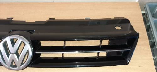 Polo 6 OEM grille ZSB 6R0 853 651