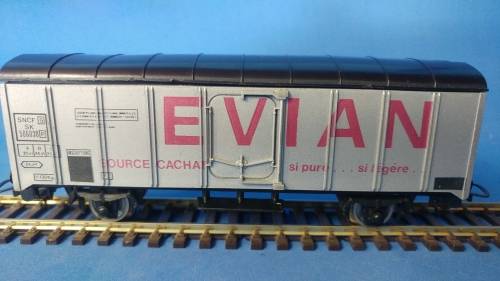 Lima EVIAN Box wagon