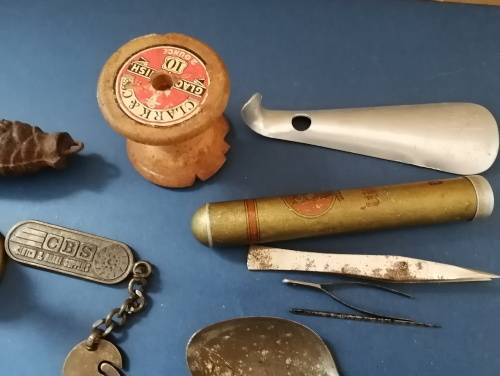 Collection of 16 brass and other antique collectables