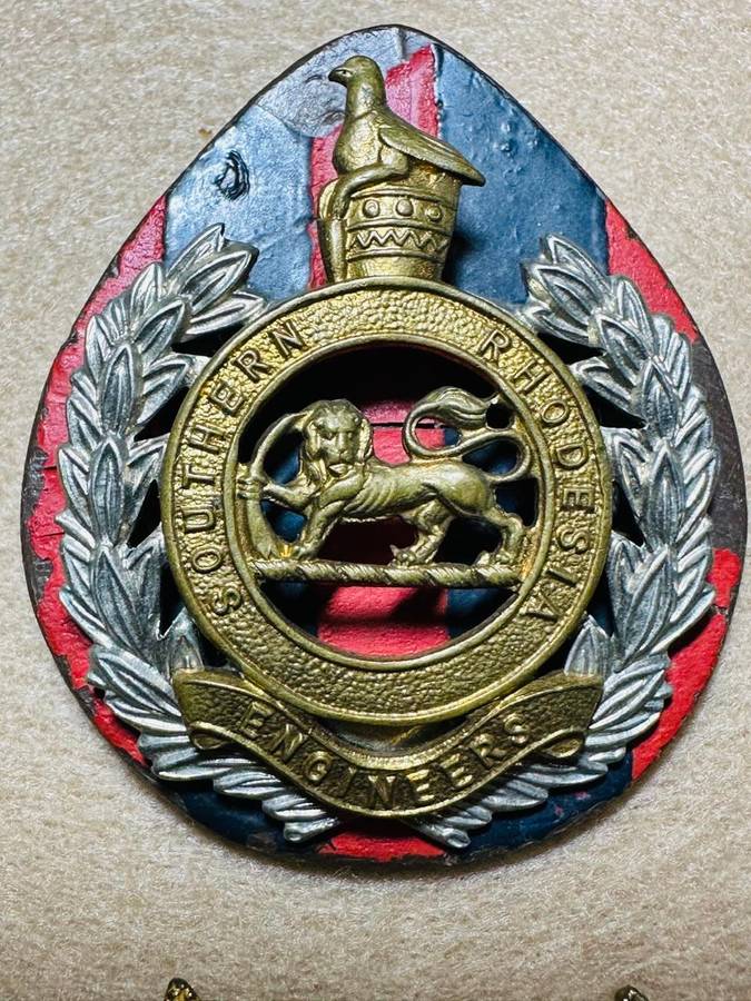 Rhodesian Corps of Engineers - SET COLLARS AND CAP ON FLASH WITH ZIM BIRD -Southern Rhodesia