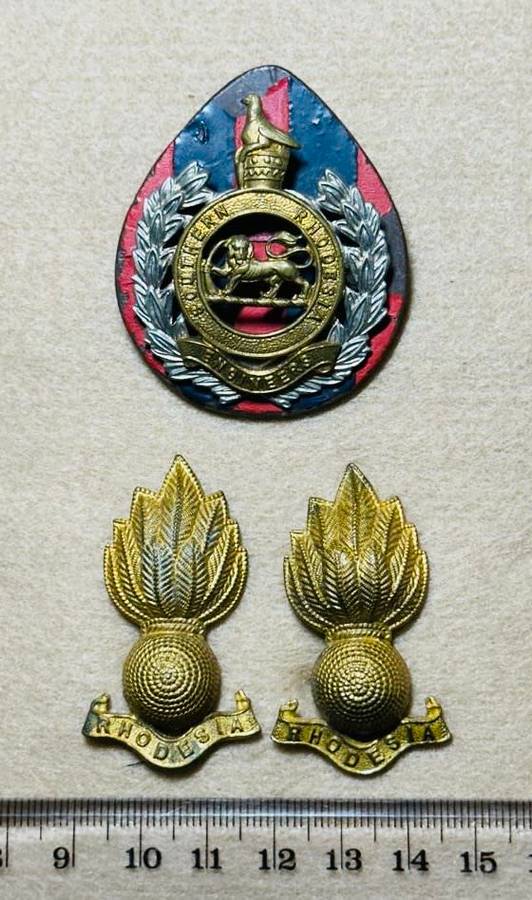Rhodesian Corps of Engineers - SET COLLARS AND CAP ON FLASH WITH ZIM BIRD -Southern Rhodesia