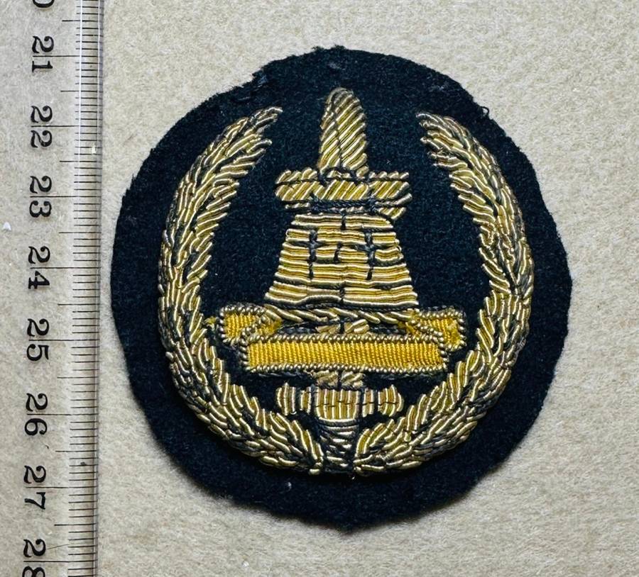 Rhodesian Guard Force - COMMANDER/DEPUTY COMMANDERS OFFICER CAP BADGE - BULLION WIRE