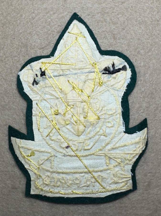 Rhodesian Boy Scouts - GREEN AND GOLD CAP BADGE VARIANT