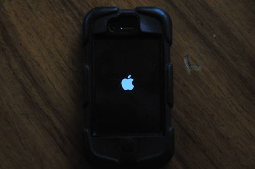 APPLE IPHONE OPEN TO ALL NETWORKS WITH HEAVY DUTY COVER