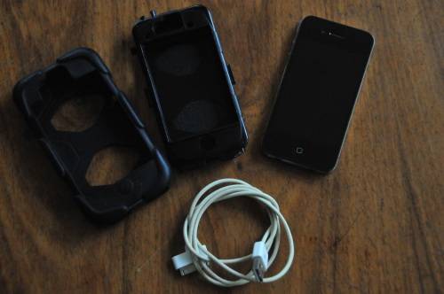 APPLE IPHONE OPEN TO ALL NETWORKS WITH HEAVY DUTY COVER