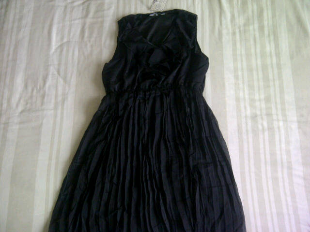 ***Stunning Ladies Sleeveless Black Dress**Great for a night out**Large Only**BRAND NEW**Last One**