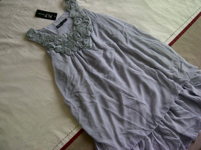 ***Stunning Ladies Chiffon Style Grey Top***Great with a Skinny Jeans***BRAND NEW***
