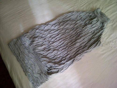 **Stunning Ladies Ruffle Style Neckline Light Grey Top with open back**XXL**BEAUTIFUL***BRAND NEW***