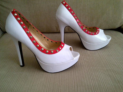 ***Stunning Ladies Leather look High Heels with Studded Trim***Size 5***White ONLY***BRAND NEW***