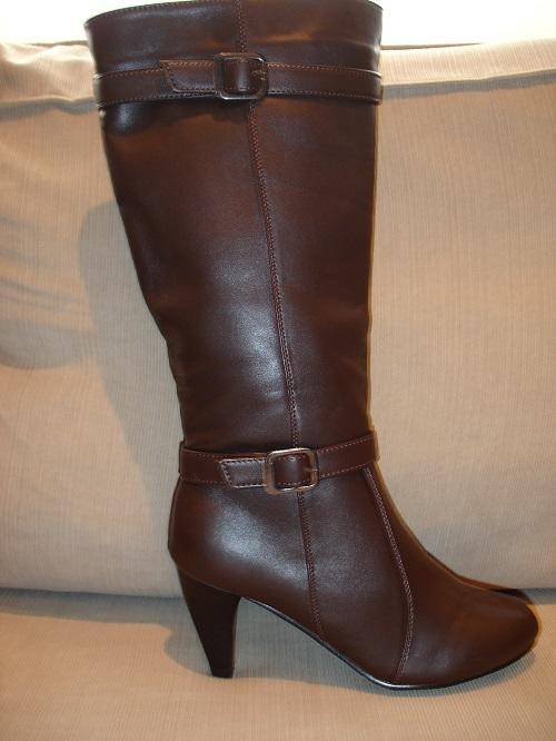***Beautiful Ladies Long Brown Hard Leather Like Boots***Size 7 ONLY***STUNNING***BRAND NEW***