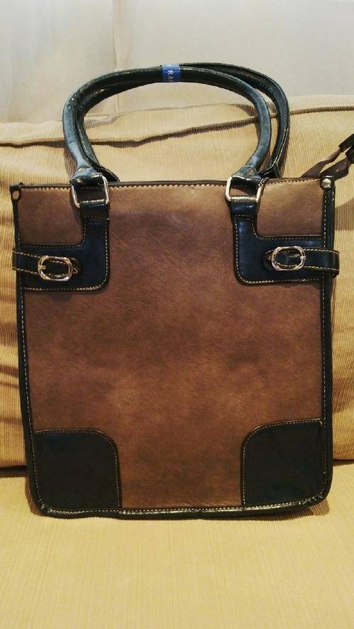 **Stunning Ladies GREY/BLUE PU Leather Handbag With a Beautiful Design**2 Divided Sections**