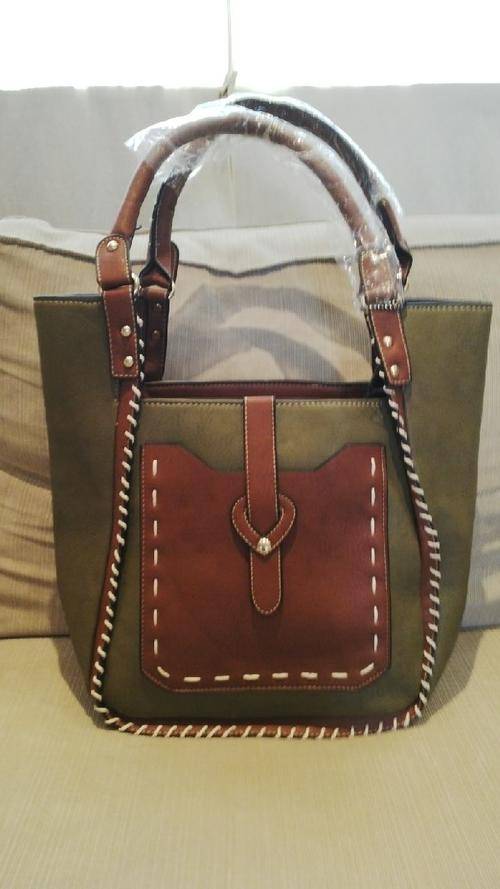 **Stunning Ladies Olive/Tan PU Leather Handbag With Beautiful Detail & Design**BRAND NEW**