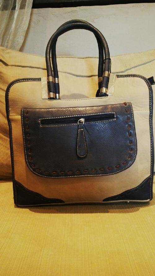 *Pretty Ladies L GREY/BROWN PU Leather Handbag / SlingBag With Beautiful Detail & Design**BRAND NEW*