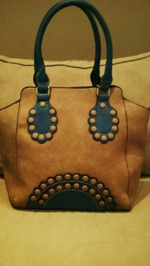 **Stunning Ladies Beige/Blue PU Leather Handbag With Beautiful Detail & Design**BRAND NEW**