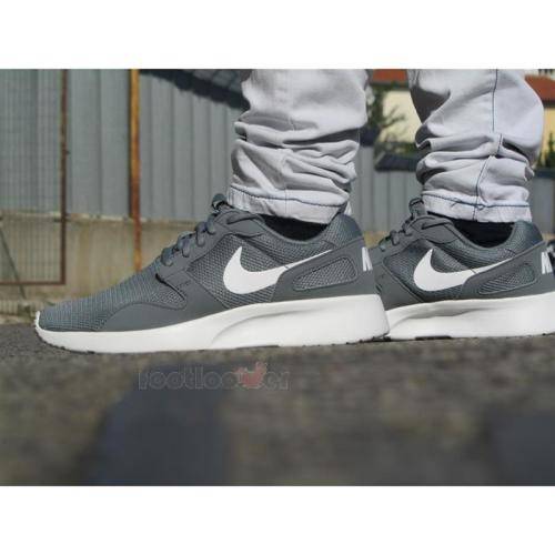 **ORIGINAL MENS NIKE KIASHI SNEAKER**SIZE 8**GREY/WHITE**CASUAL OR RUNNING**BRAND NEW**