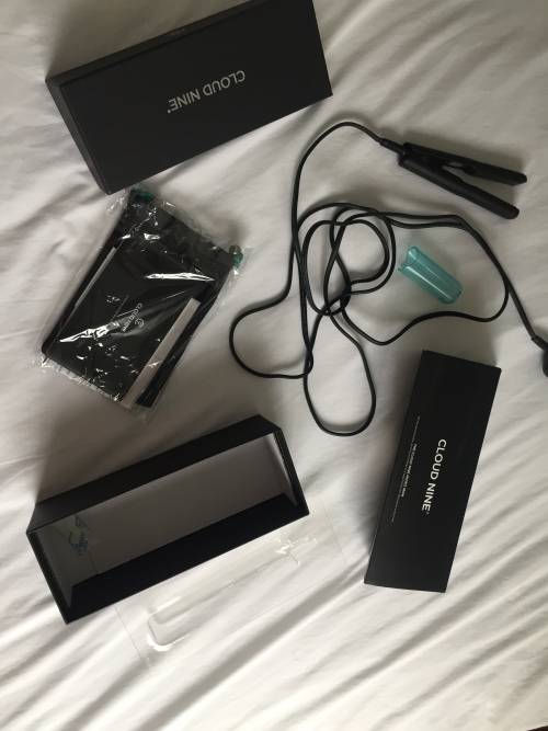 CLOUD 9 MINI HAIR IRON - EXCELLENT CONDITION - RETAILS FOR R2200
