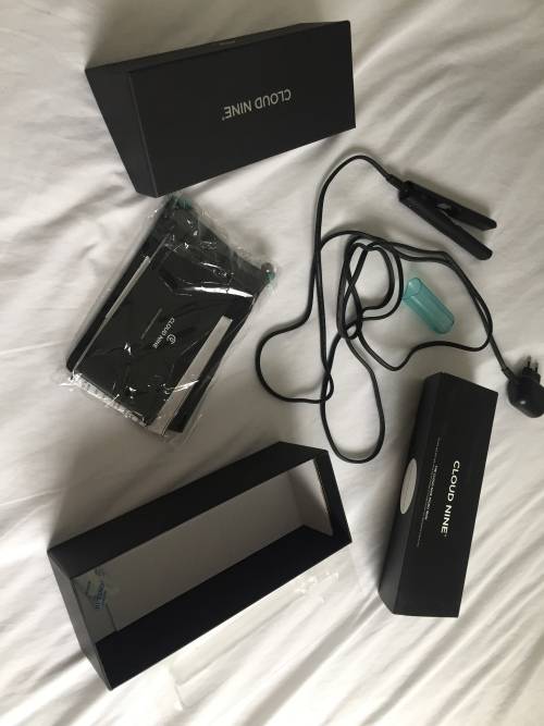 CLOUD 9 MINI HAIR IRON - EXCELLENT CONDITION - RETAILS FOR R2200