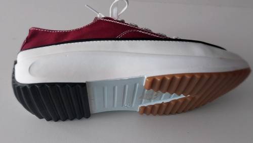 Ladies Fashion Sneaker .Maroon. Size 6