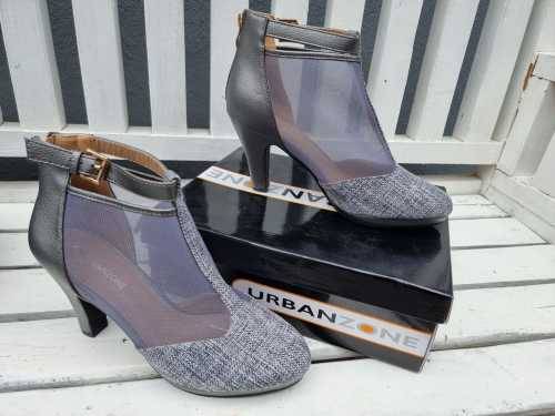 Ladies Quality shoes. Size 6 or 7