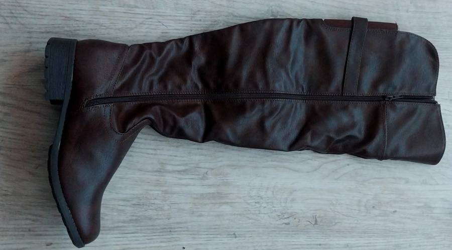 Ladies Warm brown boot. Size 7