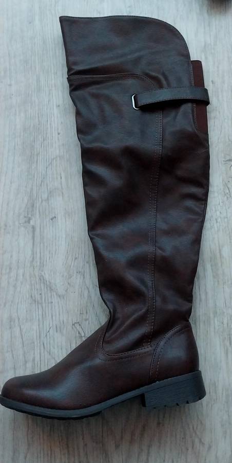 Ladies Warm brown boot. Size 7