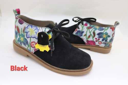 Ladies Safari`s shoes. SA/UK SIZE 4