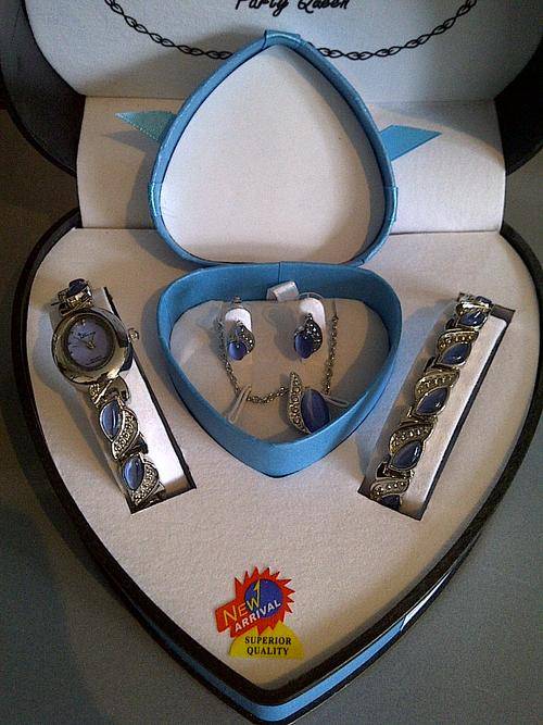 **BRAND NEW** LADIES WATCH GIFT SET (BLUE) - MOTHERS DAY GIFT