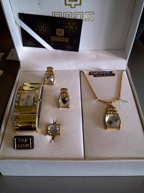 **BRAND NEW** LADIES WATCH GIFT SET (GOLD) - MOTHERS DAY GIFT