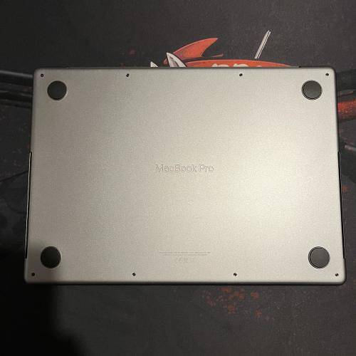 Apple MacBook Pro 14-inch with Apple M1 Pro chip 512GB SSD / 16GB RAM and 2 Year Warrenty