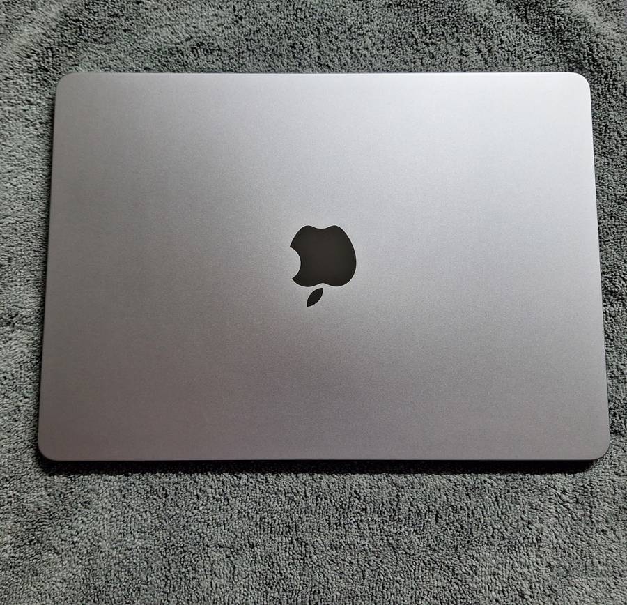 Macbook Air M2 512GB Space Grey 3 Year warrantee