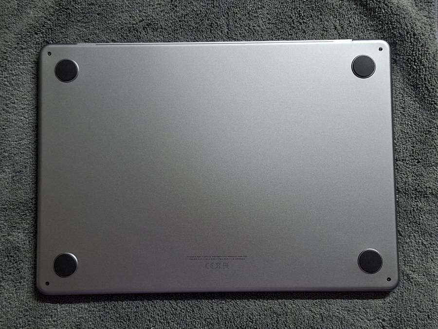 Macbook Air M2 512GB Space Grey 3 Year warrantee