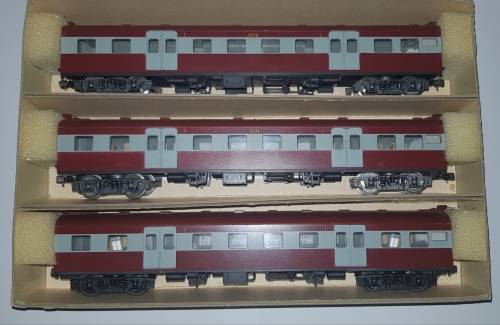 SAR LIMA 1st CLASS SUBURBAN PASSENGER COACHES - 3 off - Kadee Couplers
