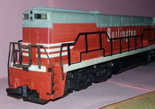 HO RIVAROSSI U25C DIESEL LOCOMOTIVE BURLINGTON #550