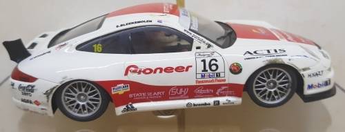 Ninco 1:32 Pioneer Porsche 997 No.16 Slot Car