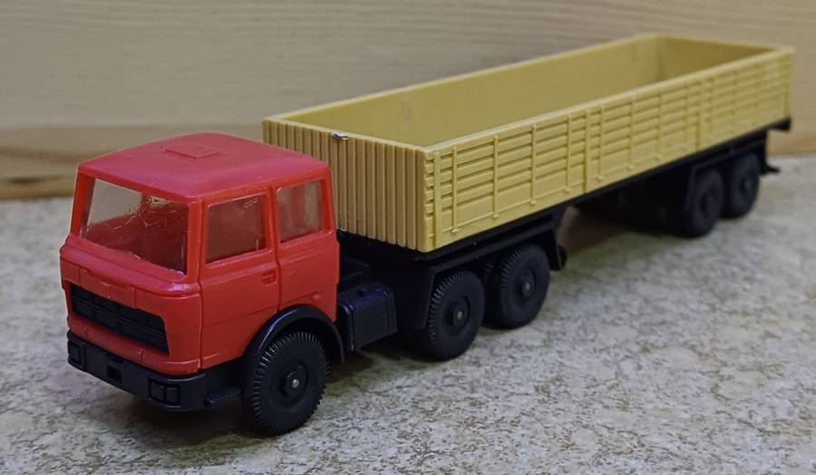 Lima #60 0803 HO Scale Fiat Truck with Builders Merchant Trailer