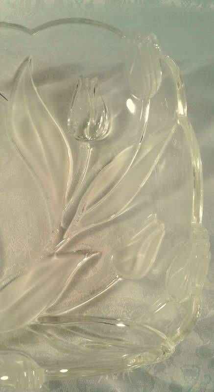 Walther- Glas (Germany) Nadine serving dish.  Beautiful tulips.