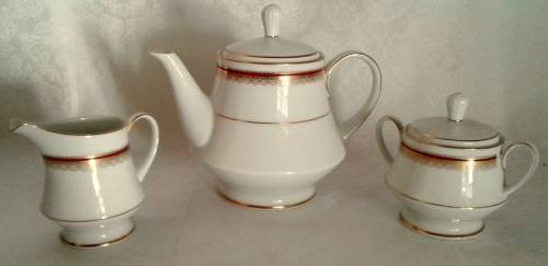 Magnificent NORITAKE Doral Maroon Tea Set