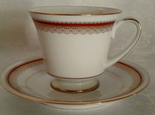 Magnificent NORITAKE Doral Maroon Tea Set