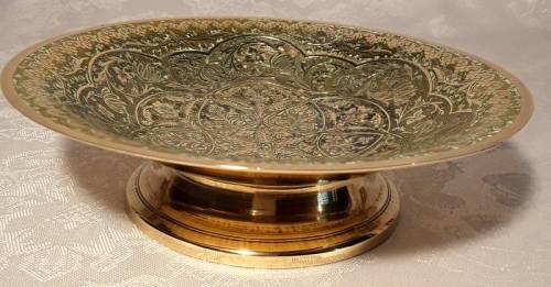 Superb vintage brass bowl with intricate detail hand carved inside the bowl (Indian origin)