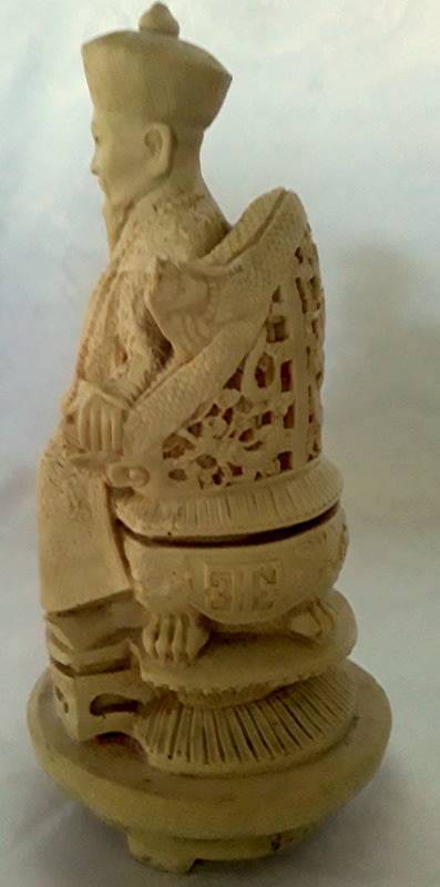 Amazing Vintage Chinese Royal Emperor Figurine Statue (please read full description)