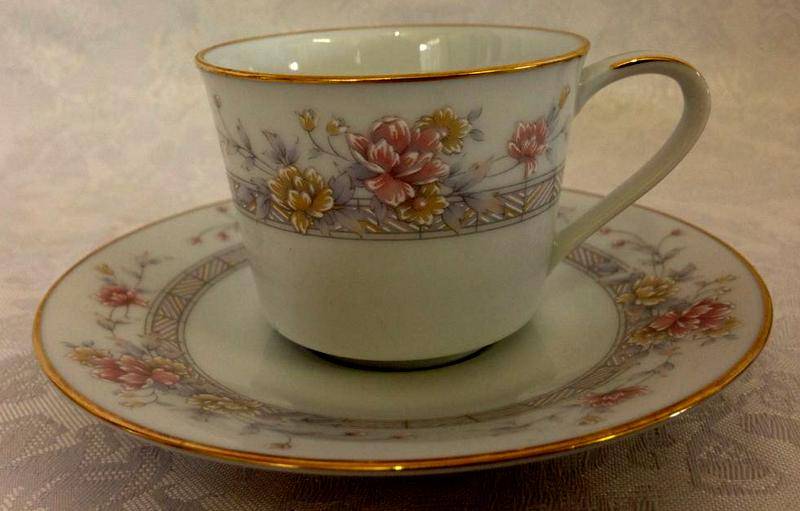 Noritake Legendary Dream Street Demitasse Coffee Cups and Saucers